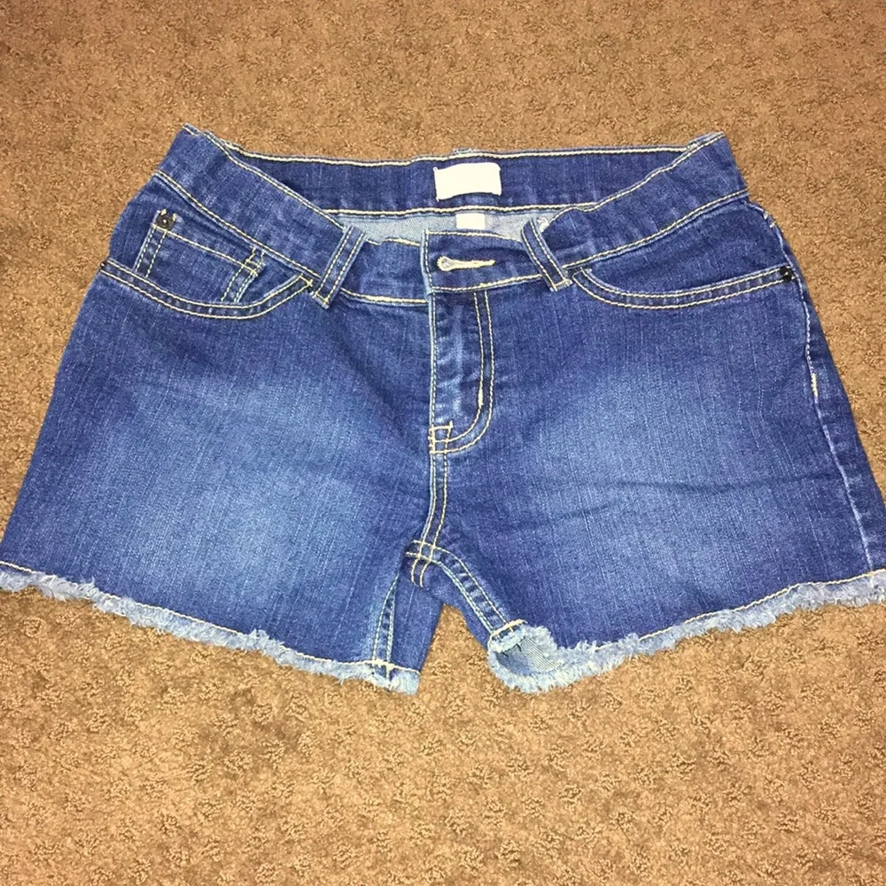 Jean shorts Girls size 12 denim shorts EUC, like brand new adjustable waist